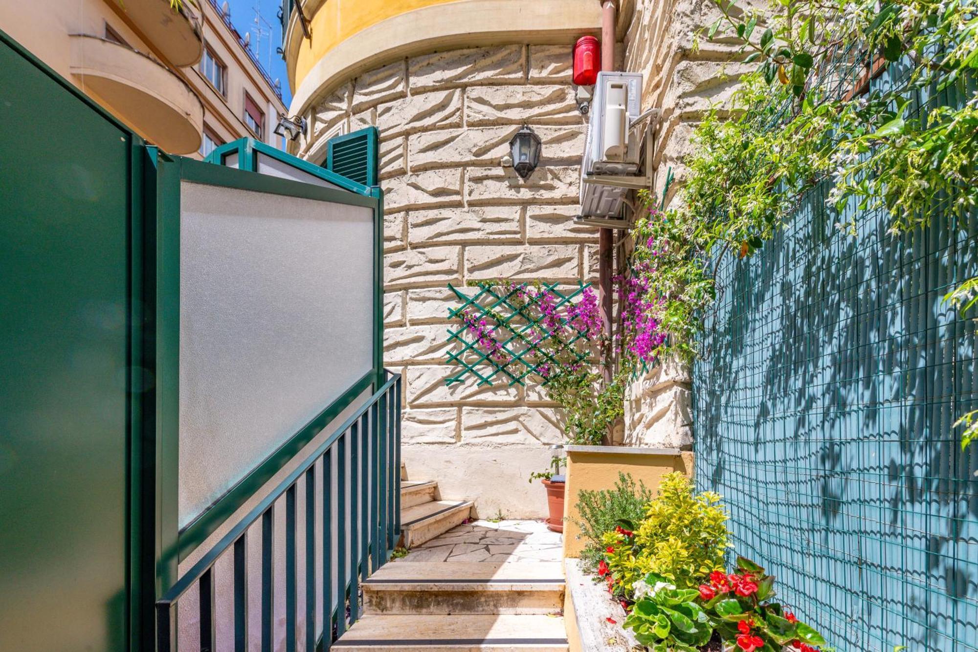 Andenis Tiber House, Rome